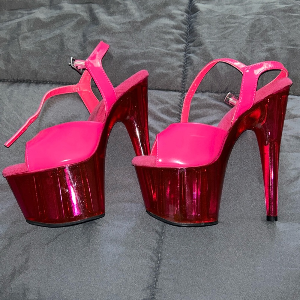 HOT PINK PLEASERS